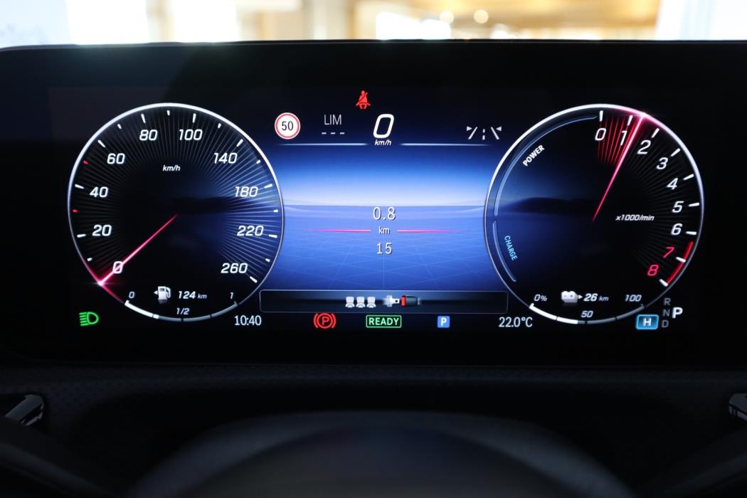 MERCEDES-BENZ CLA 2025