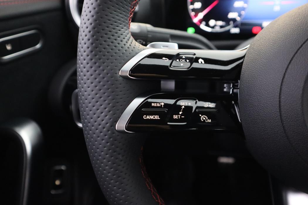 MERCEDES-BENZ CLA 2025