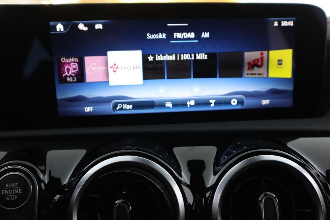 MERCEDES-BENZ CLA 2025