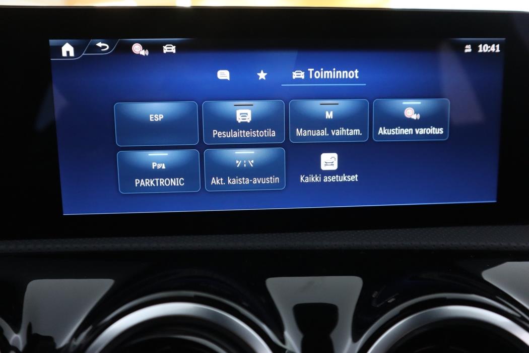 MERCEDES-BENZ CLA 2025