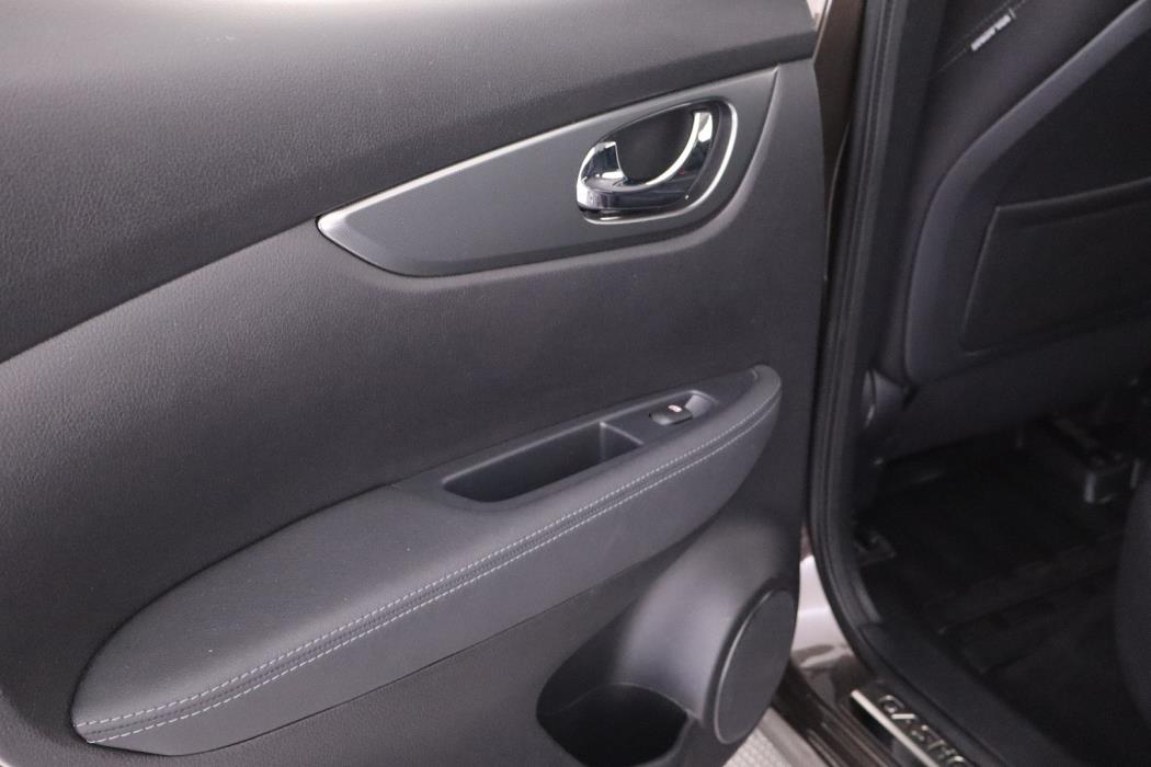 NISSAN Qashqai 2019