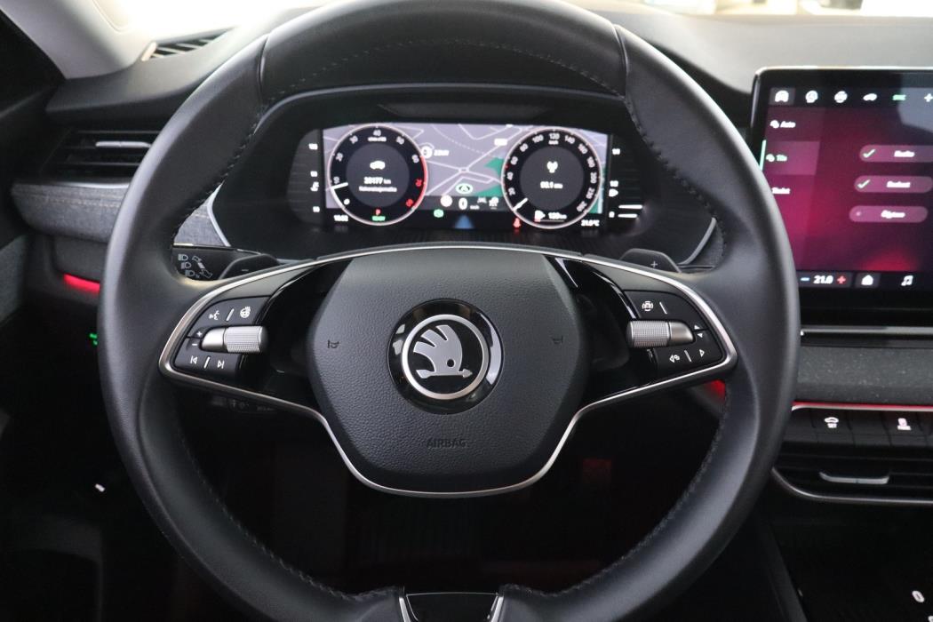 SKODA Octavia 2025