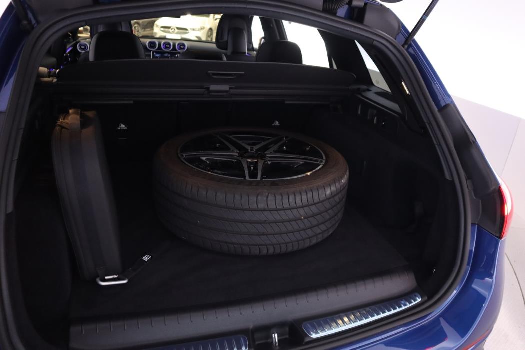 MERCEDES-BENZ C 2024