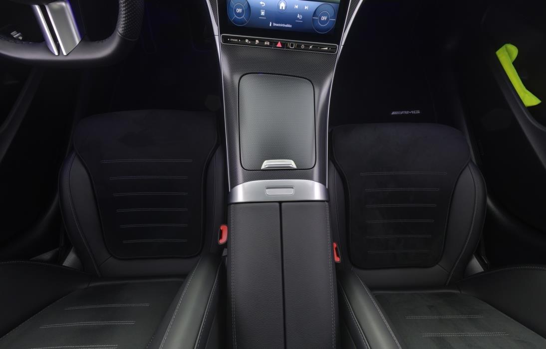 MERCEDES-BENZ C 2024