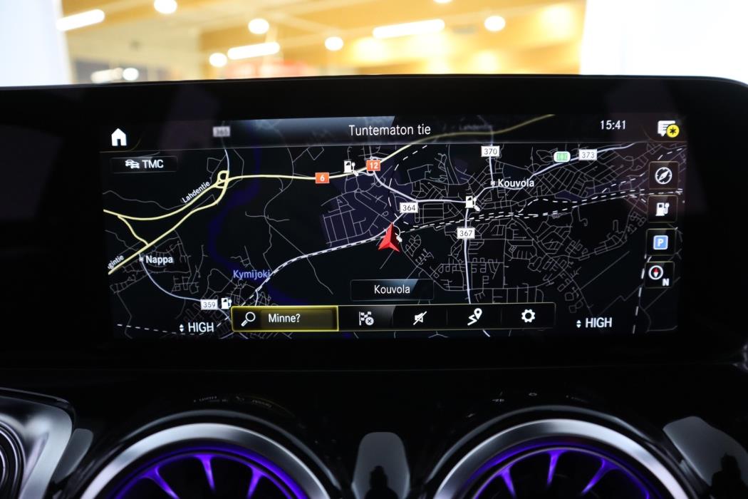 MERCEDES-BENZ EQB 2023