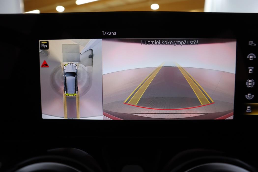 MERCEDES-BENZ EQB 2023