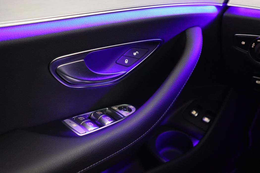 MERCEDES-BENZ E 2021