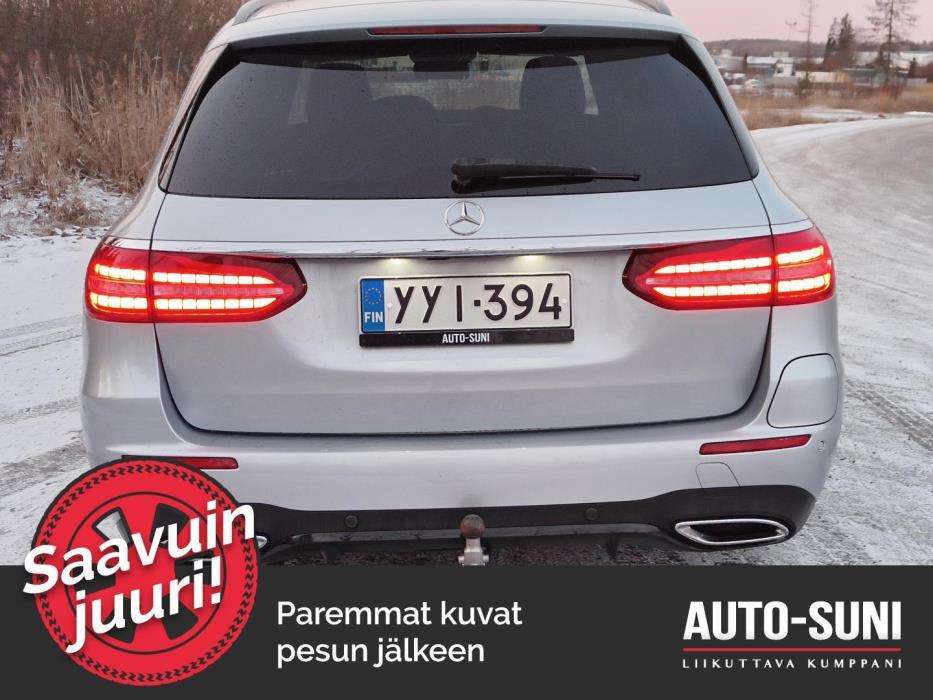 MERCEDES-BENZ E 2022