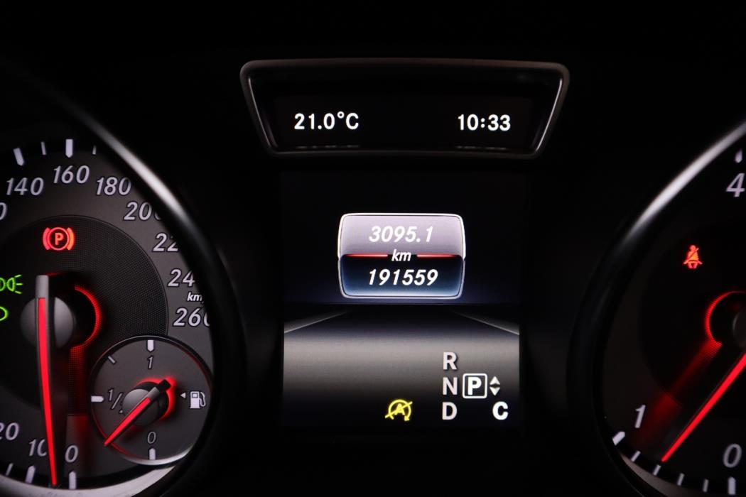 MERCEDES-BENZ GLA 2016