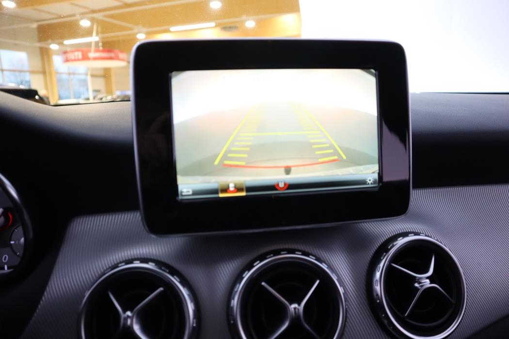 MERCEDES-BENZ GLA 2016