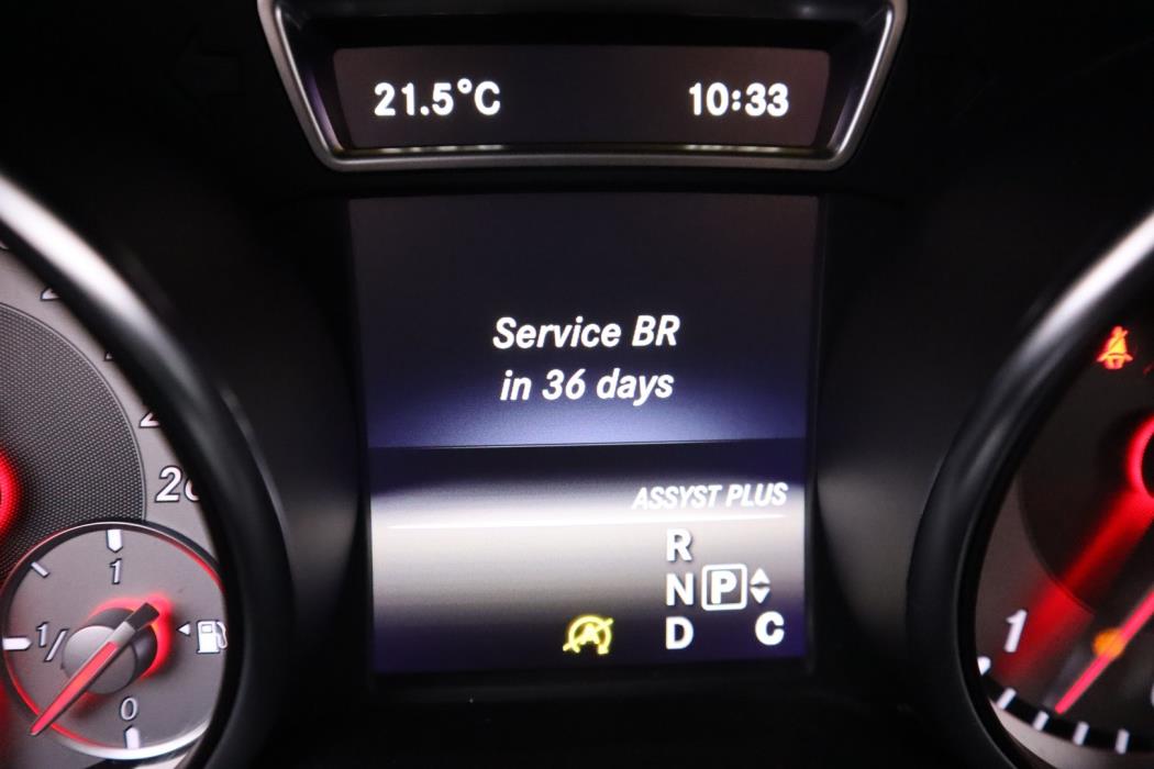 MERCEDES-BENZ GLA 2016