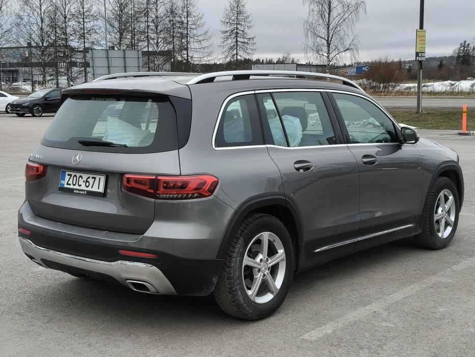 MERCEDES-BENZ GLB 2022