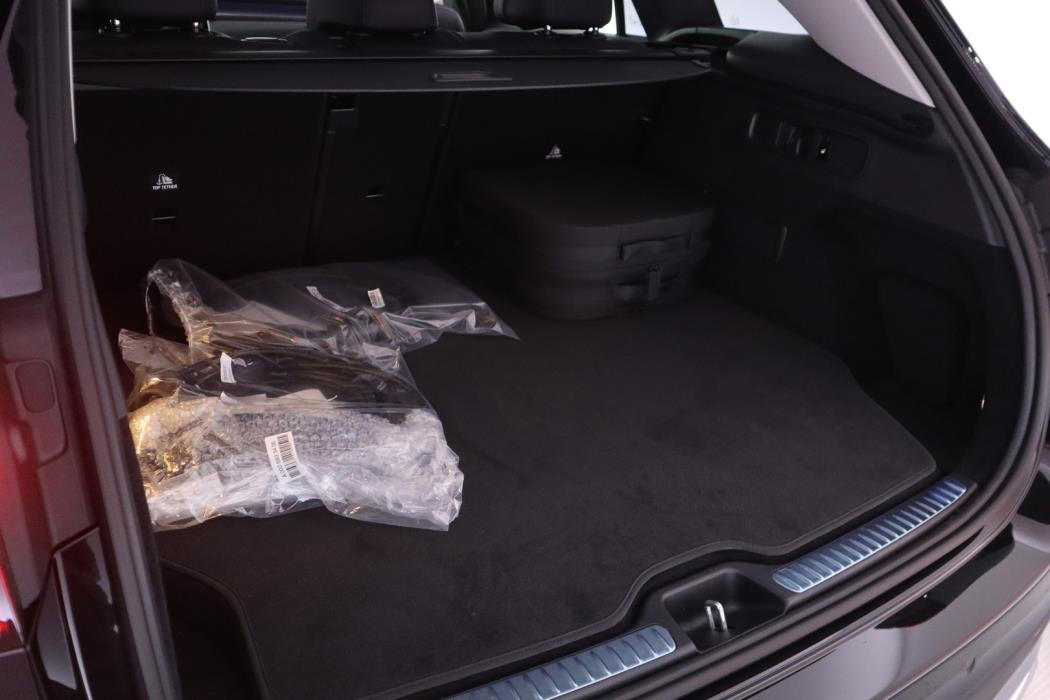 MERCEDES-BENZ GLC 2026