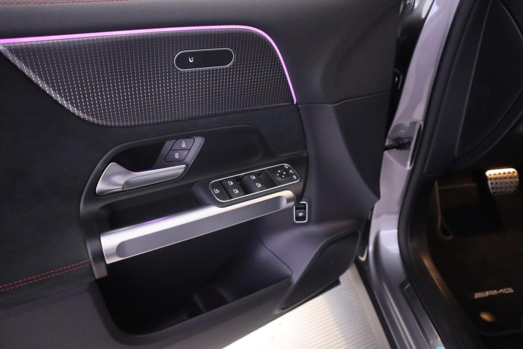 MERCEDES-BENZ EQB 2023
