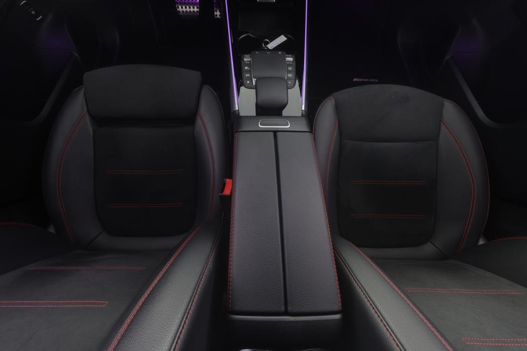 MERCEDES-BENZ EQB 2023