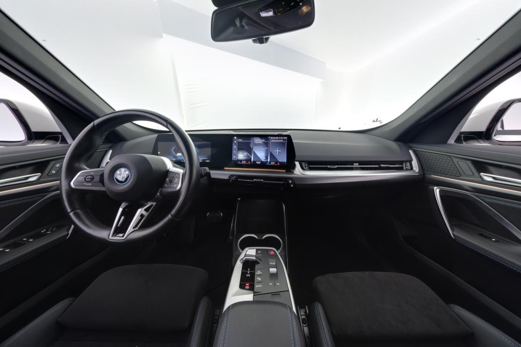 BMW iX1 2023
