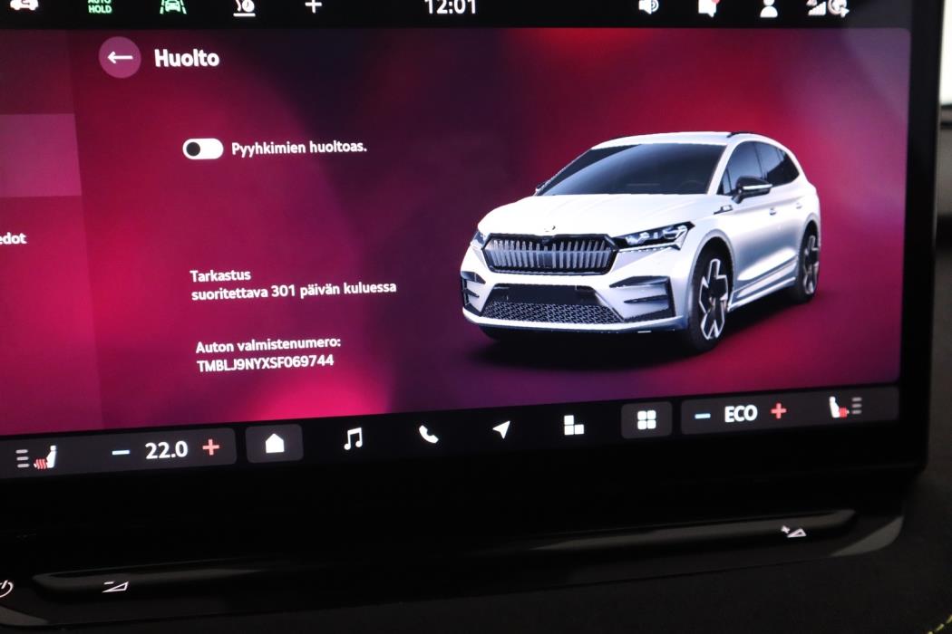 SKODA Enyaq 2025