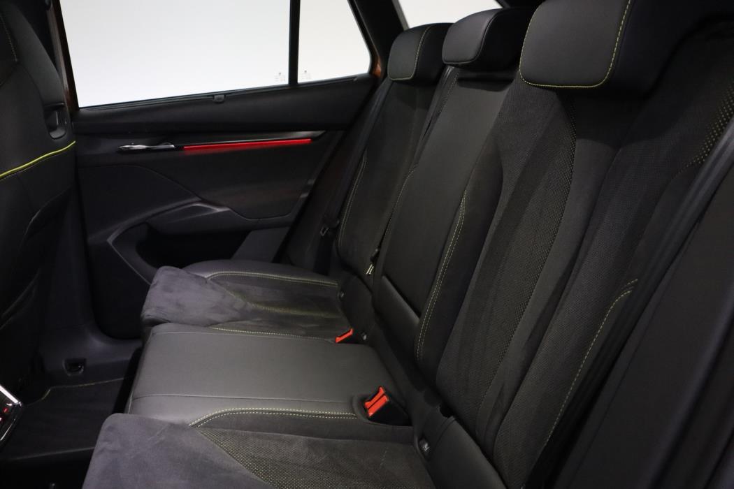 SKODA Enyaq 2025