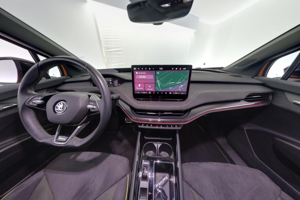 SKODA Enyaq 2025