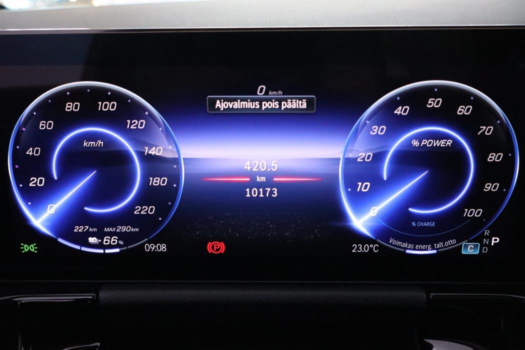 MERCEDES-BENZ EQA 2025