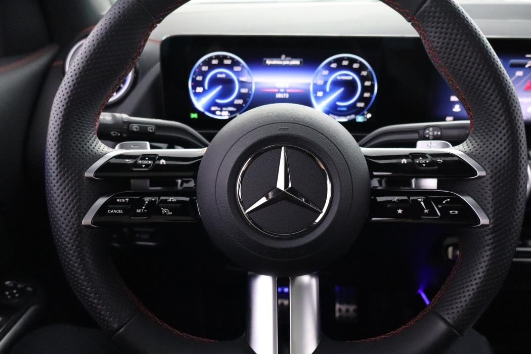 MERCEDES-BENZ EQA 2025