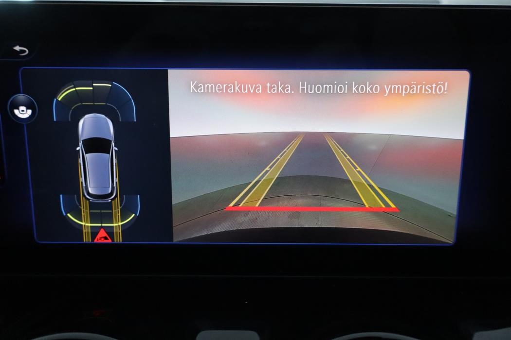 MERCEDES-BENZ EQA 2025