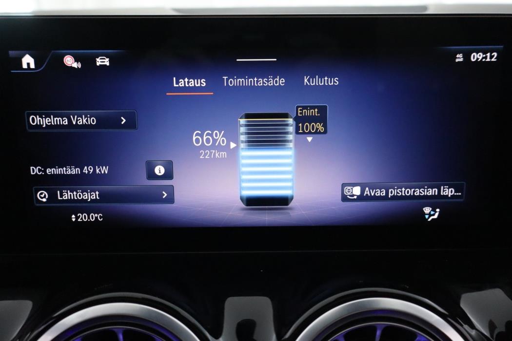 MERCEDES-BENZ EQA 2025