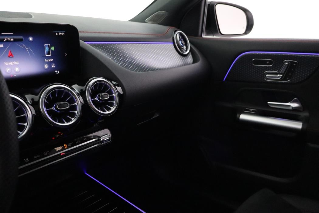 MERCEDES-BENZ EQA 2025