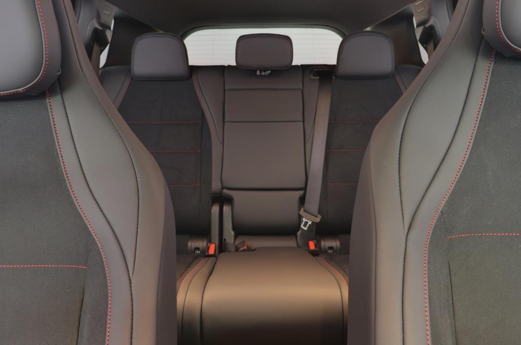 MERCEDES-BENZ GLB 2026