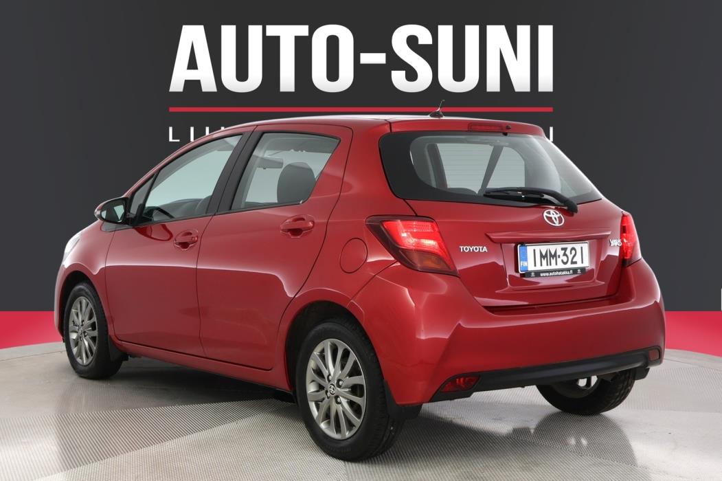 TOYOTA Yaris 2016