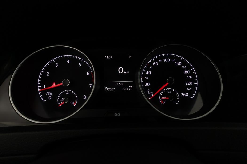 VOLKSWAGEN Golf 2016