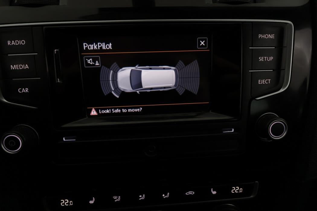 VOLKSWAGEN Golf 2016