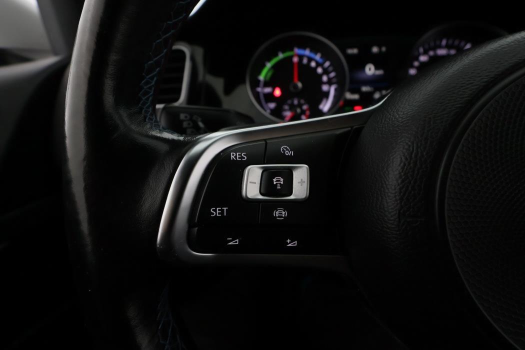 VOLKSWAGEN Golf 2020