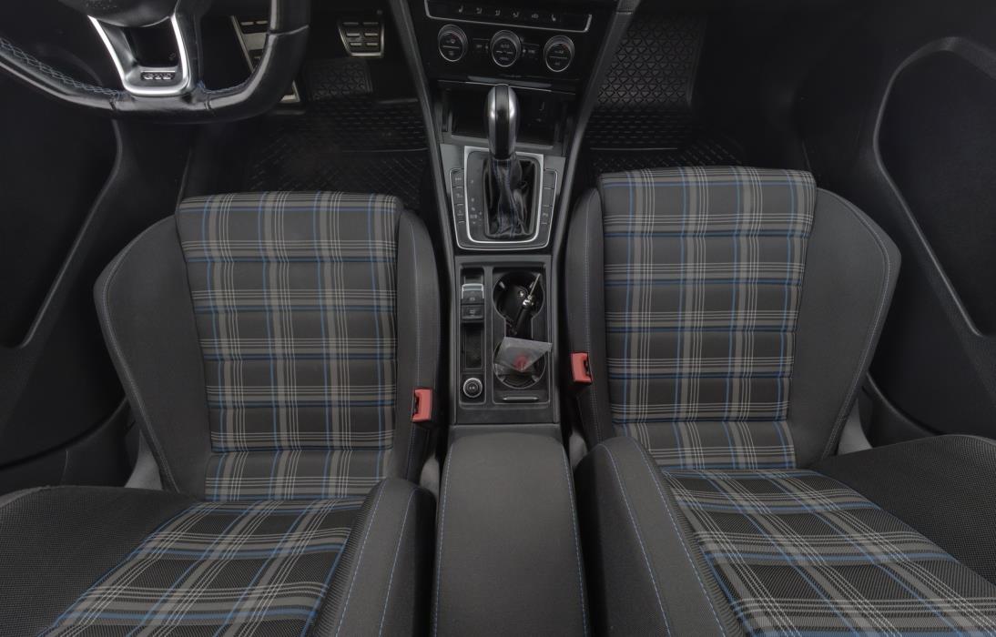 VOLKSWAGEN Golf 2020