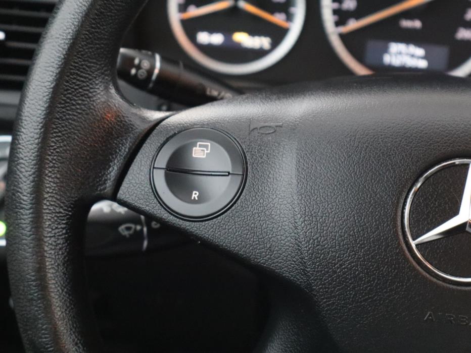 MERCEDES-BENZ C 2009