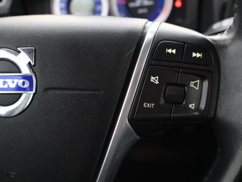 VOLVO V70 2012