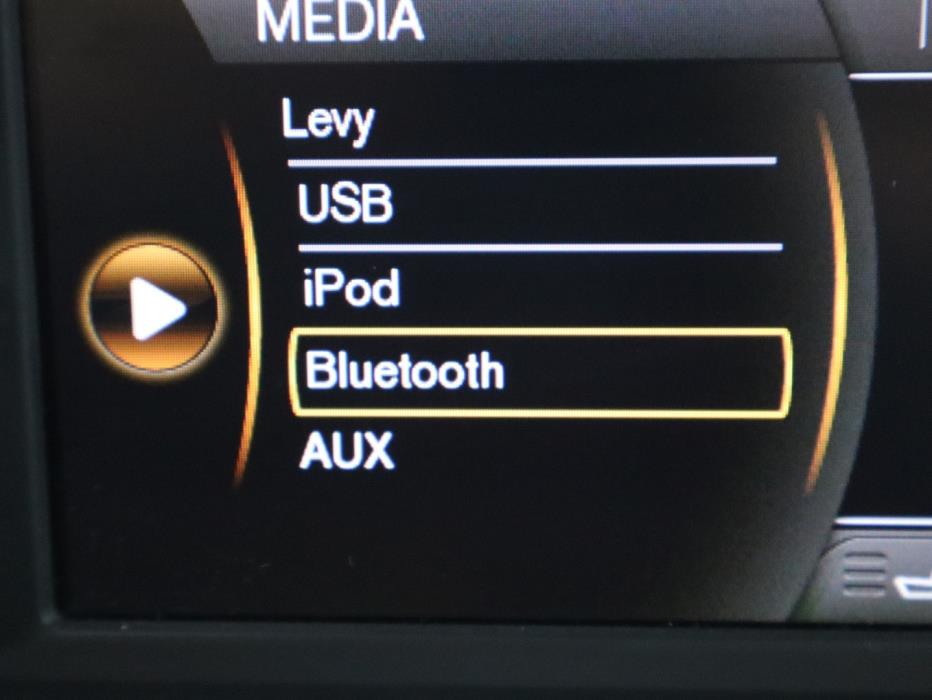 VOLVO V70 2012