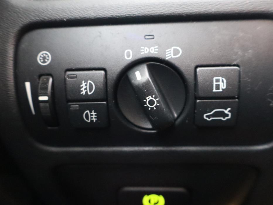 VOLVO V70 2012