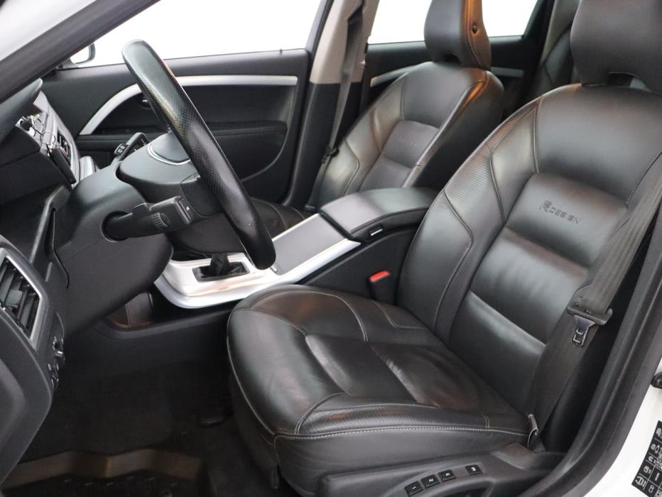VOLVO V70 2012