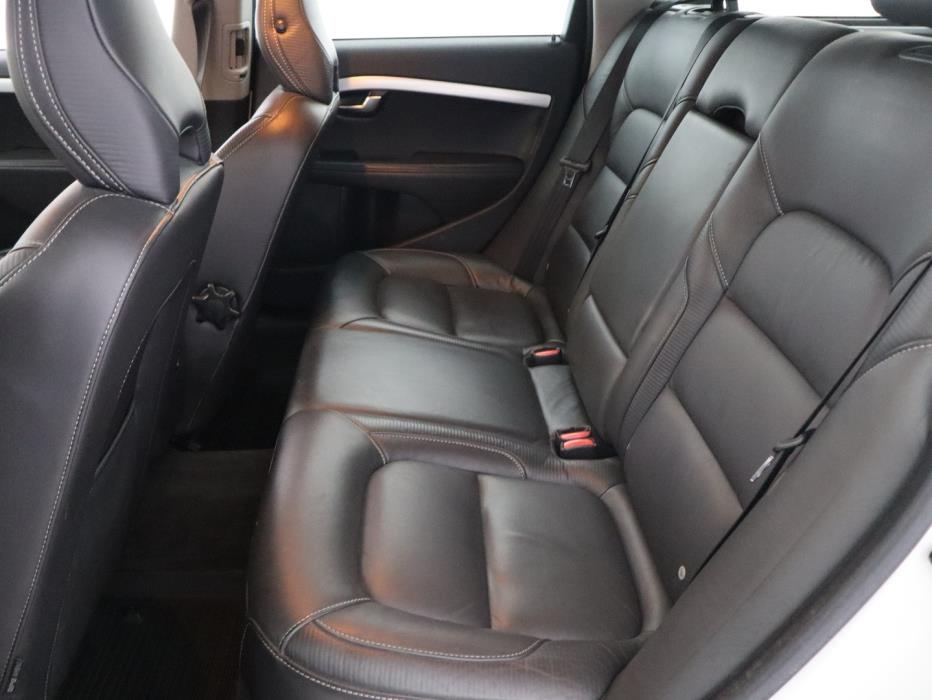 VOLVO V70 2012