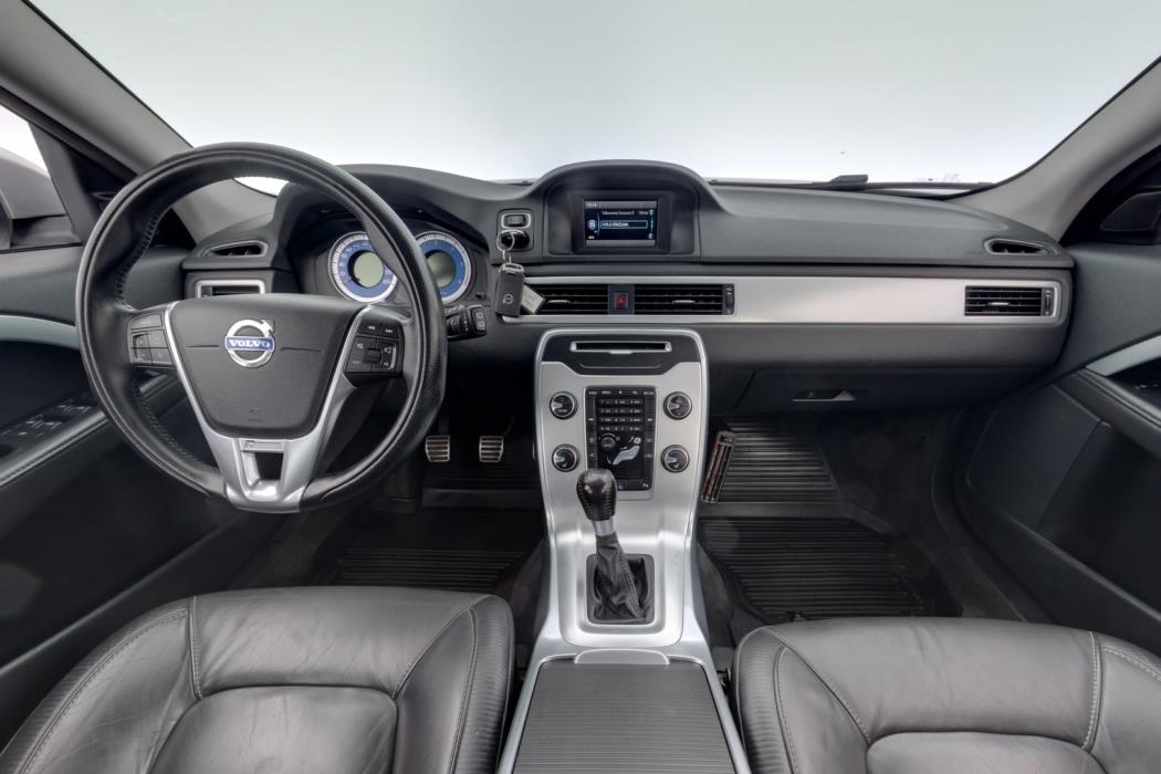 VOLVO V70 2012