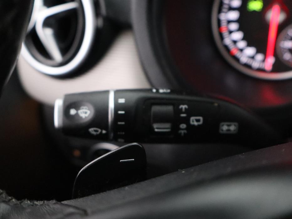 MERCEDES-BENZ B 2015