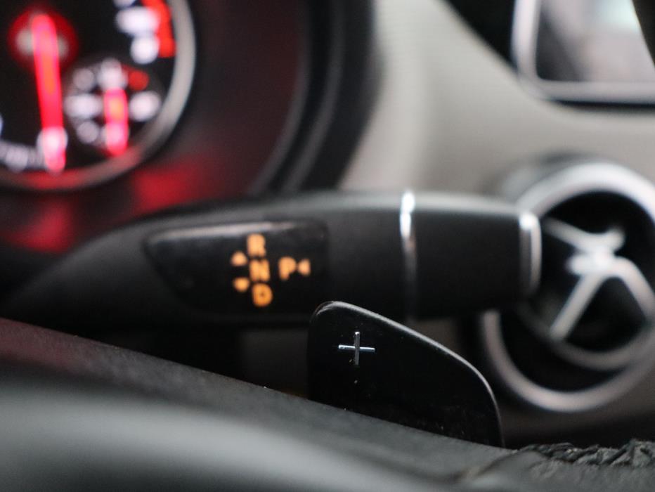 MERCEDES-BENZ B 2015
