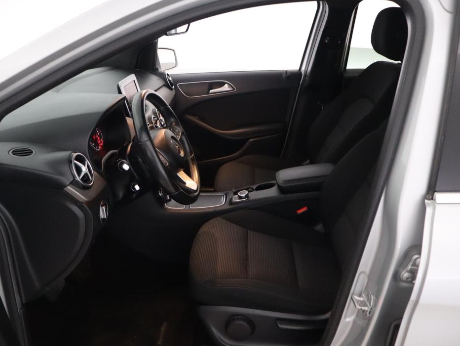 MERCEDES-BENZ B 2015