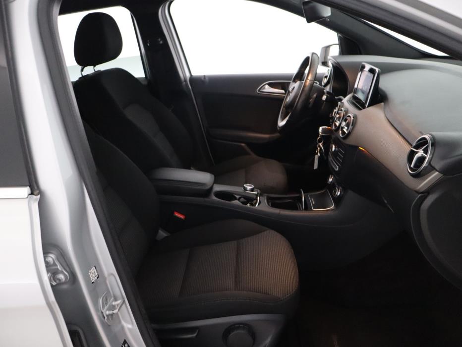 MERCEDES-BENZ B 2015
