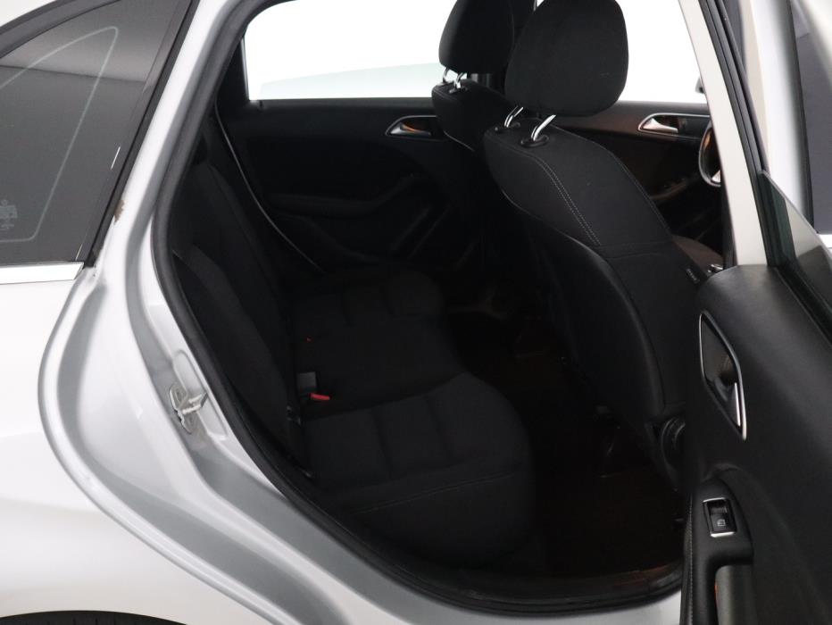 MERCEDES-BENZ B 2015