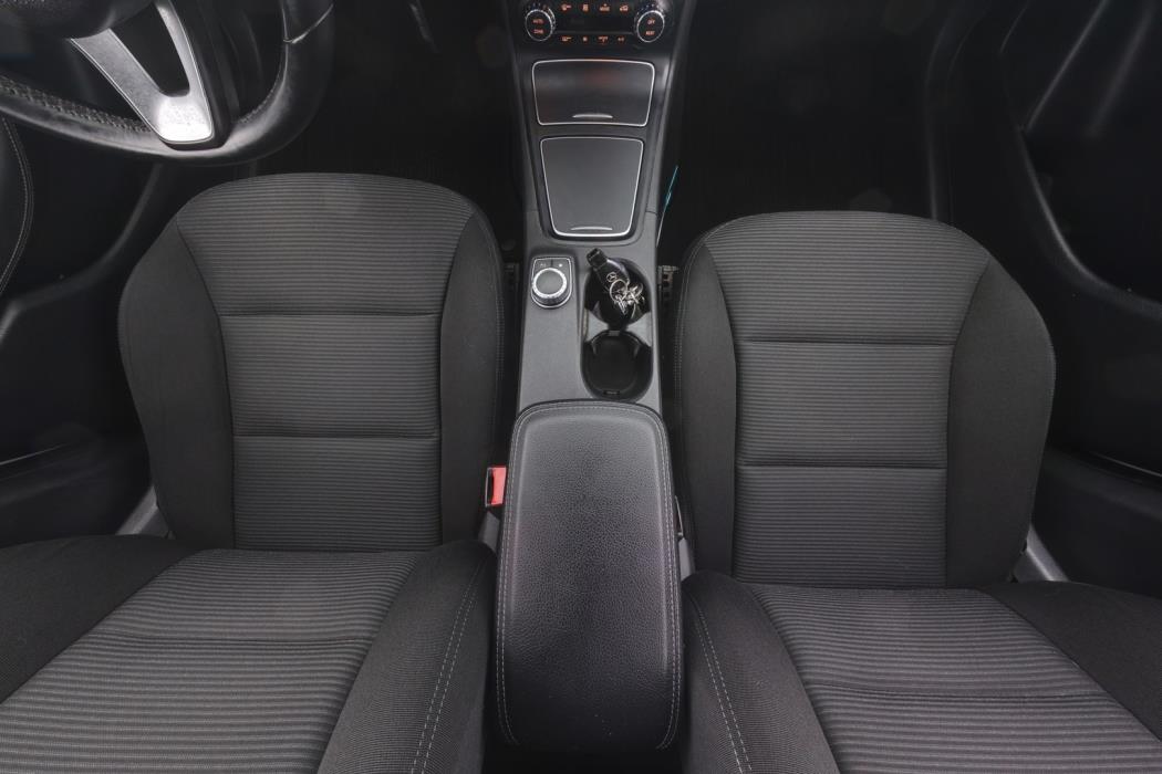 MERCEDES-BENZ B 2015