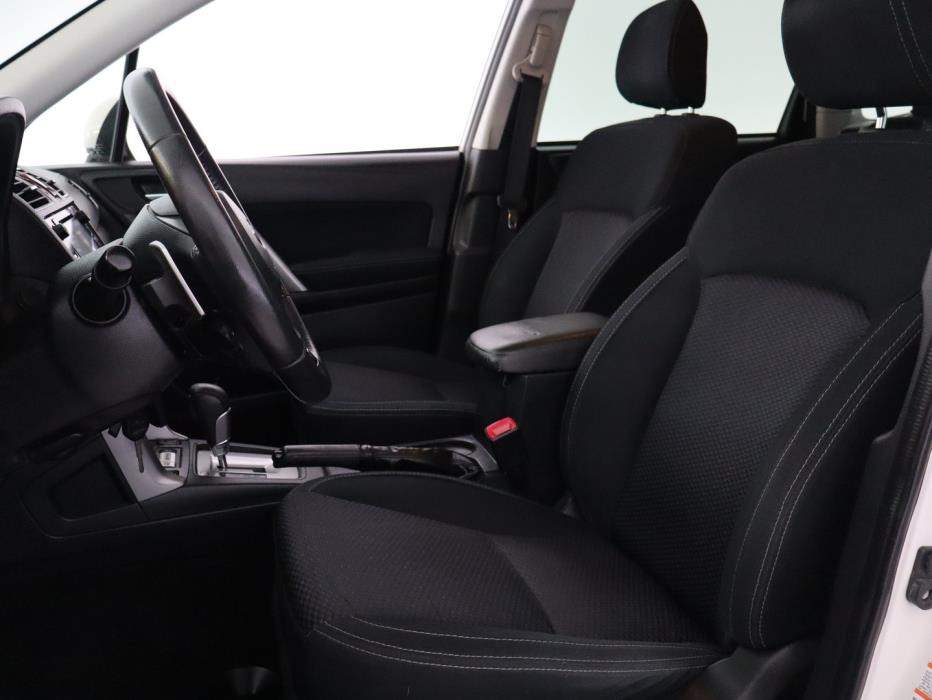 SUBARU Forester 2015