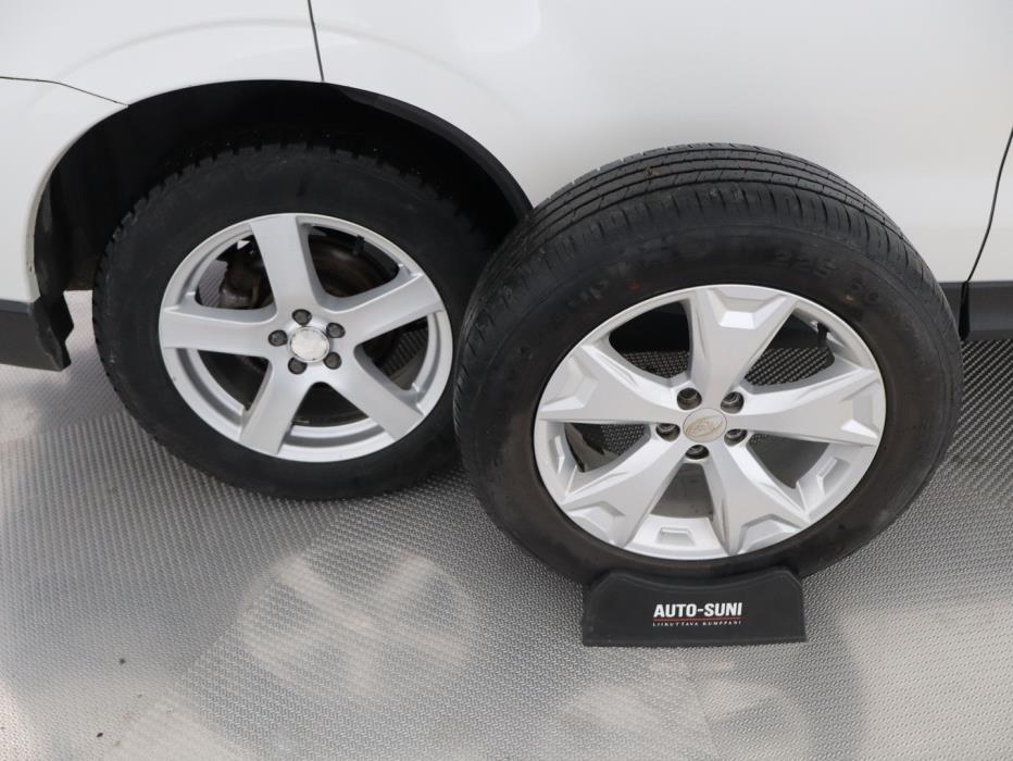 SUBARU Forester 2015