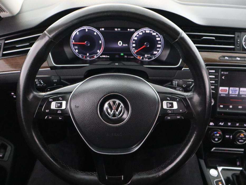 VOLKSWAGEN Passat 2016